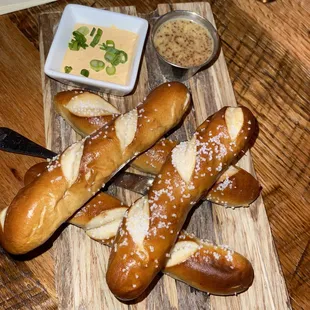 Pretzels &amp; Pimento