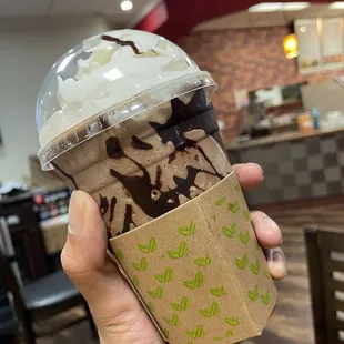 Mocha Blended Frappe (TikTok: @justandyvu)