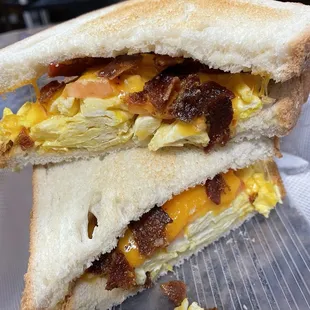 Breakfast Sandwich (TikTok: @justandyvu)