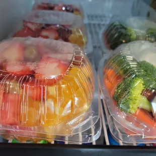Fruit cup, veggie cup