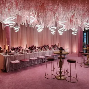 Flowers by Edgar, and Anais events set this up.