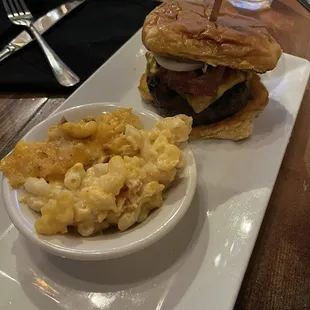 Burger with Mac and cheese