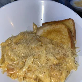 Family Cajun Chicken & Shrimp Pasta (4lb pan)