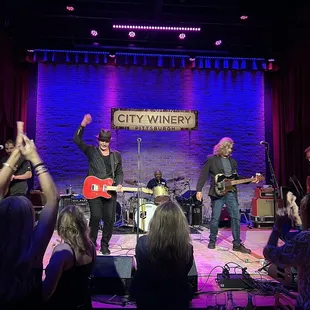 Joe Grushecky &amp; the Houserockers 6.30.23 stage view from front center table
