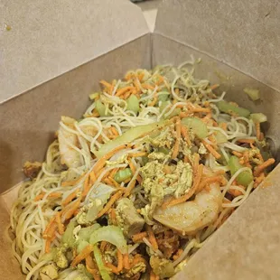 Singapore noodles:  good portion, but more salty than curry flavor
