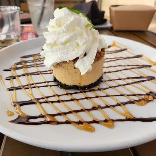 Peanut Butter Snickers Pie