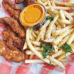 Snack Pack with Buffalo blue sauce