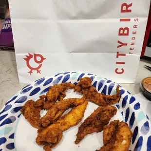 7 pc chicken tender but should be an 8ct meal
