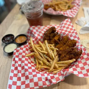 Medium Tender Meal w/ Parmesan Fries &amp; Peach Sweet Tea (Hickory BBQ, City Sauce, &amp; Lemon Thyme Ranch m)