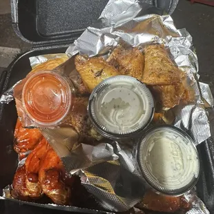 chicken wings and fried chicken, chicken, food, chicken wings, fried chicken wings, bbq chicken, poultry, bbq wings, fried chicken