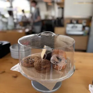 drink, cupcakes