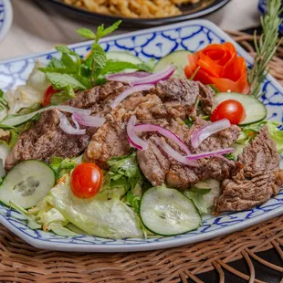 Beef steak salad
