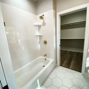 Kid&apos;s bathroom