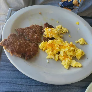 Chicken Sausage & Cheese Omelette