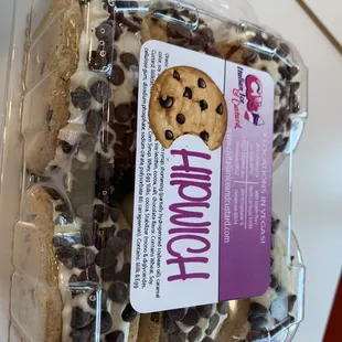 Pre-packed chipwich sandwiches