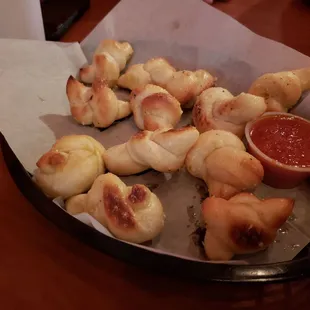 Garlic knots