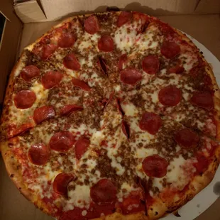 16" pizza with sausage and pepperoni
