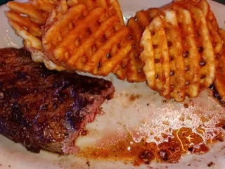 Harry's Uptown Bar & Grill