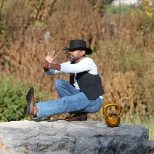 The bodyweight pistol squat