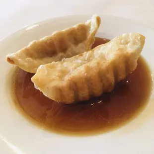 Fried dumpling w fruity dipping sauce