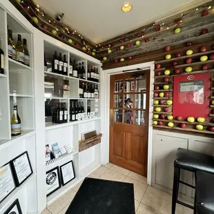 ramen and noodles, interior