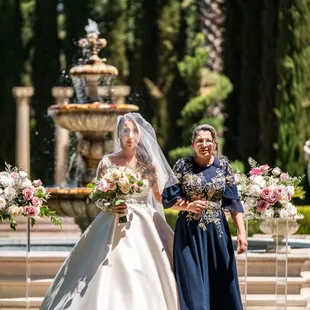 Gorgeous acrylic pillars with flowers.