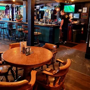 Main dining room + Bar