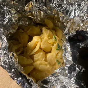 Macaroni and cheese to go.