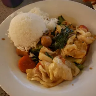 Basil veggies with fried tofu