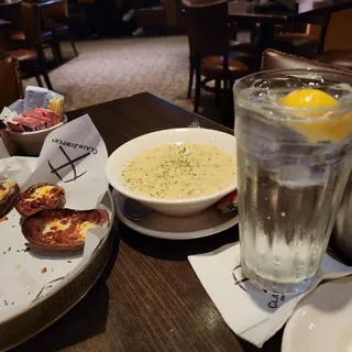 New England Clam Chowder (Cup)