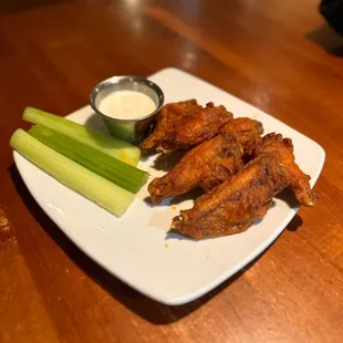 Buffalo Wings (6pieces) - I can never say no to wings :D