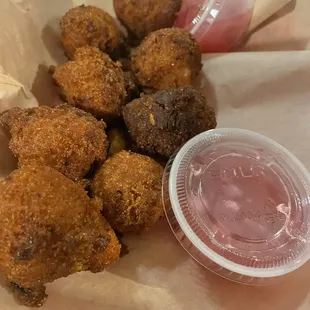 FREE FUCKING HUSHPUPPIES!!!  What else do you really need?  Tyler (owner) stopped me on the way out because he remembered my review.