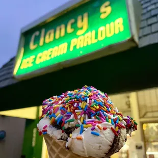 tin roof sundae + rainbow sprinkles
