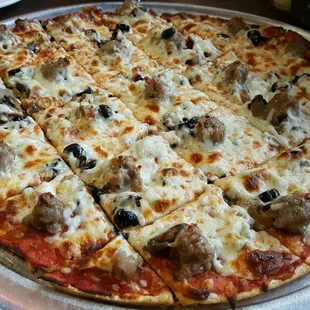 Clancy's Special pizza!