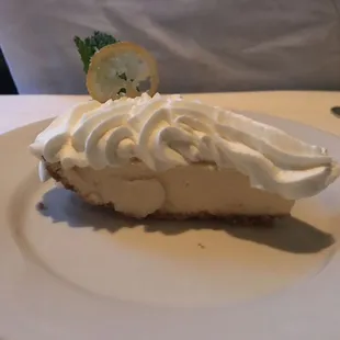 Lemon icebox pie