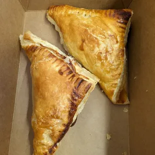 pastelitos de guayaba y queso