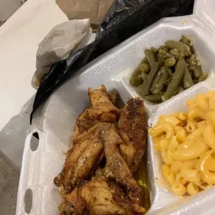 Lemon pepper wings, Mac n cheese, &amp; snap beans