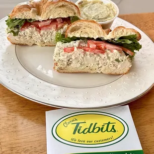 (･‿･) Mm! Mm! Good! Moist Chicken Salad on croissant with potato salad. #ThirstyThursday Lunch hour @ #Clara&apos;sTidbits