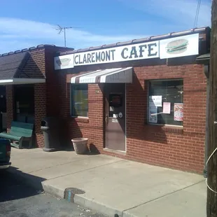 The outside of the Claremont Cafe.