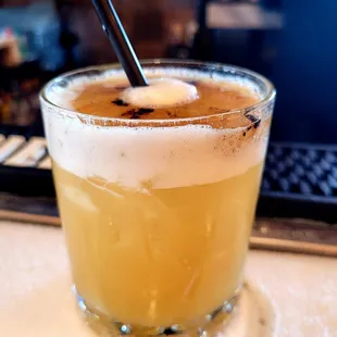 Smoke Ring (whiskey, pineapple juice and smoked pineapple ring)