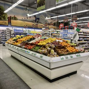 Small produce selection but nicely merchandised