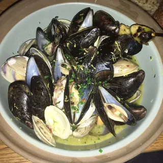 Mussels & Clams in White Wine & Herbs