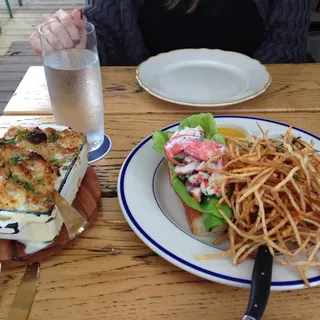 Shells & Cheese with Lump Crab