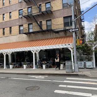 a view of a street corner