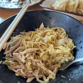 Shredded Chicken Noodles