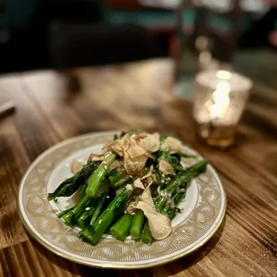 Chilled broccoli rabe