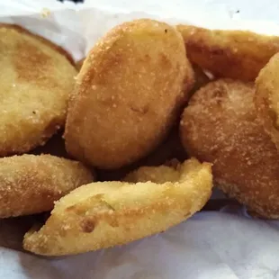 Pickle-O's -- light, classically breaded w/fine crumbs, pretty good with their ranch. But I've had much better. 3/5