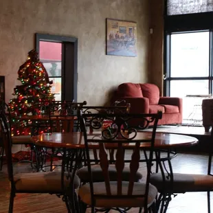 Looking towards the front of the restaurant