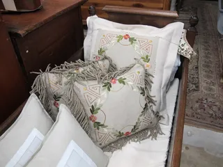 Apples of Gold Antiques & Uniques