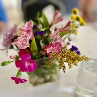 They didn&apos;t skimp on the flowers!!!
